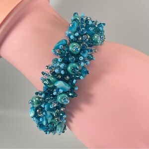 VINTAGE Howlite Stone Sea Bead Glass Bracelet Estate Magnetic Closure Statement